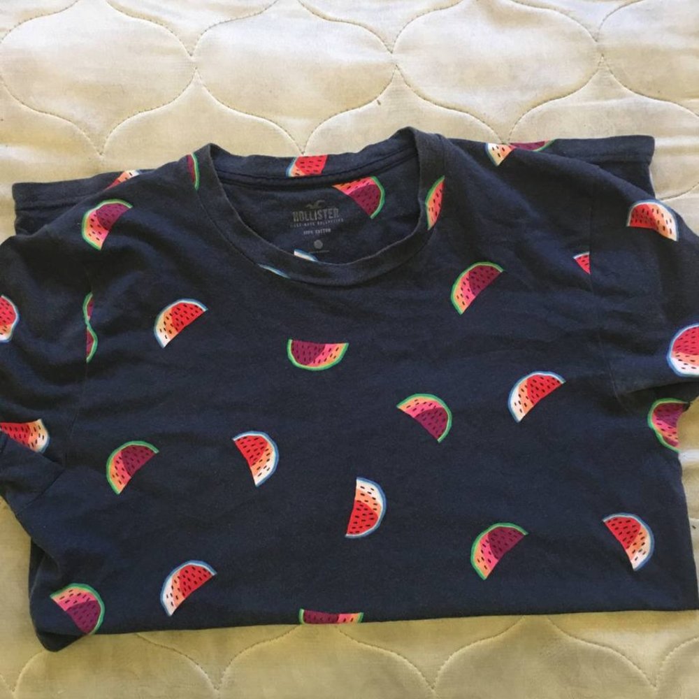 COPY - Hollister polo shirt in good condition almost new .